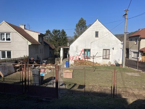 podíl o velikosti 1/4 na RD, na pozemku 1051 m2