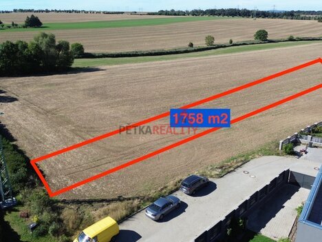 stavební pozemek o výměře 1758 m2